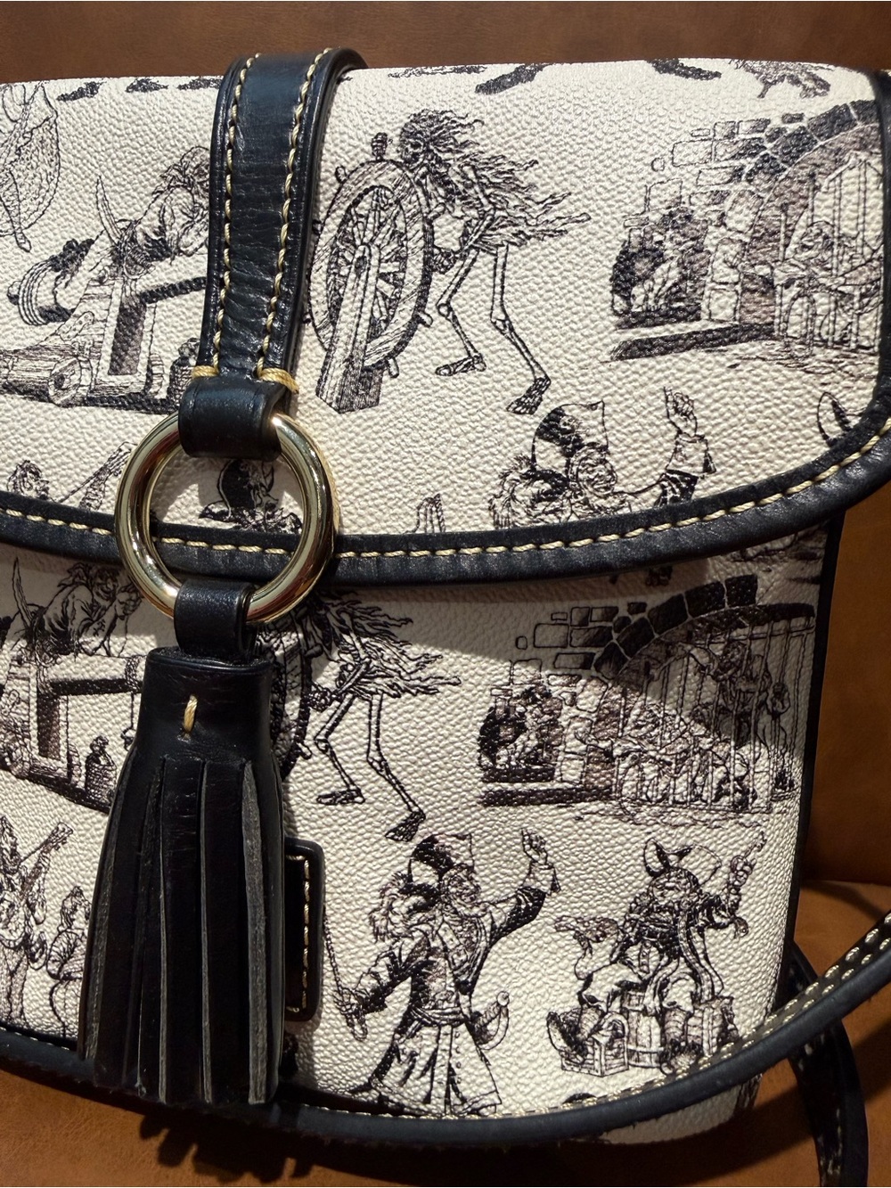 2017 Dooney & Bourke Disney Pirates of the Caribbean Tassel Crossbody - NWOT - Picture 2 of 10